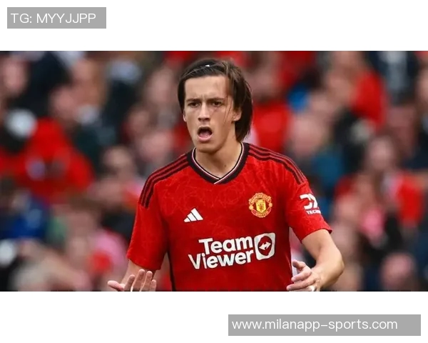 曼联深情追忆贝斯特与比尔福克斯的传奇人生与永恒影响 曼联深情追忆贝斯特与比尔福克斯的传奇人生与永恒影响