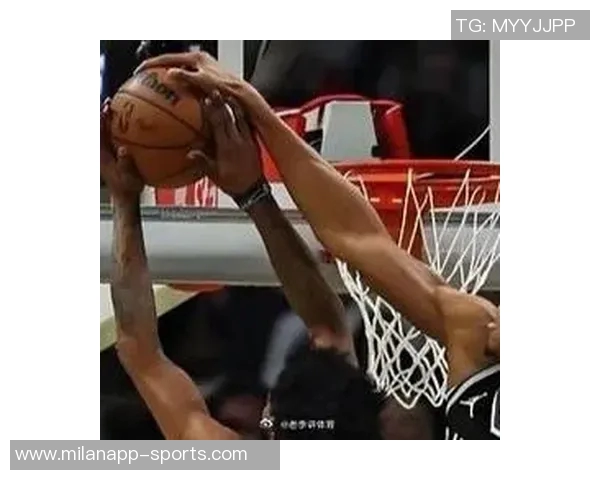 字母哥半场表现抢眼贡献10分4板5助频繁强攻制造犯规罚球命中率高